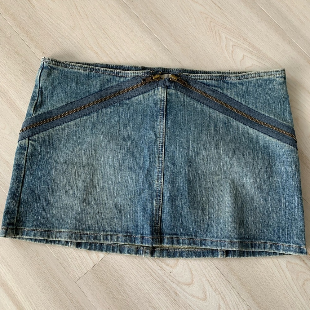 Jean with funky zippers mini skirt
